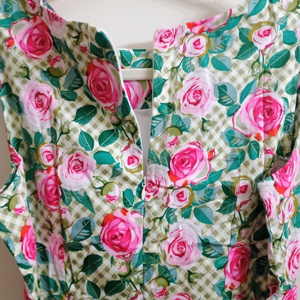 Elegant Floral Midi Dress in Pink and Green - Picture 3 of 7